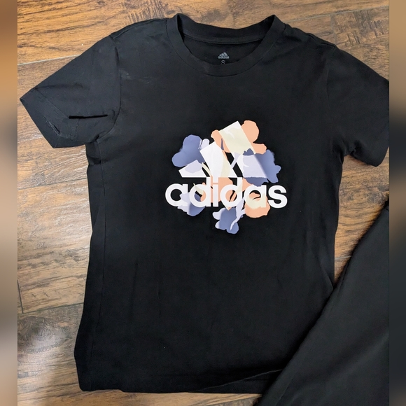 Women's Adidas leggings & t shirt - like new! - Picture 2 of 6